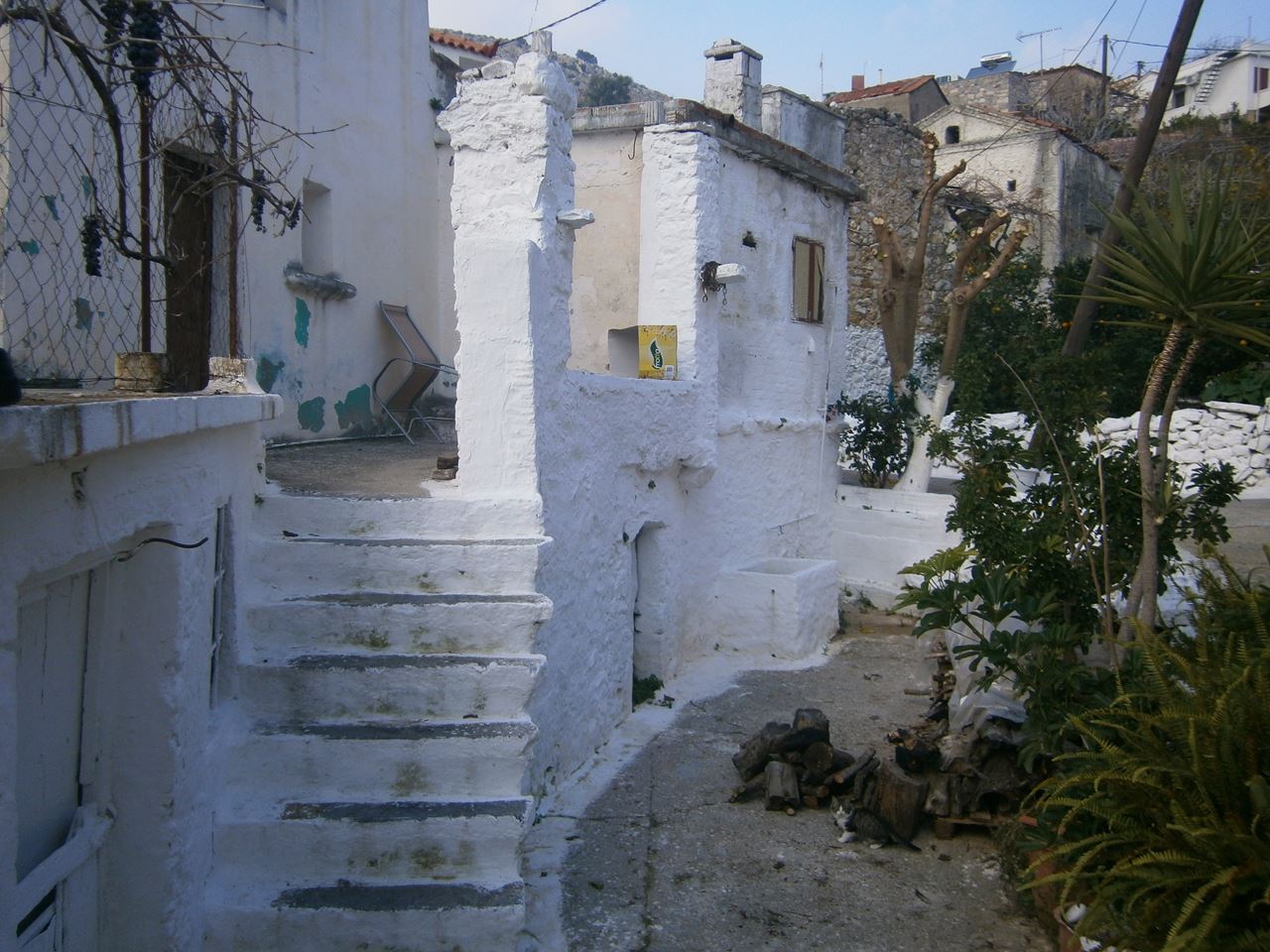 Two storey old building - Chios - Kardamyla